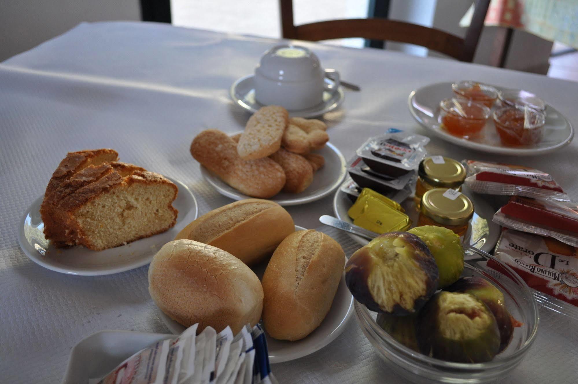 La Striscia Larga Couette-café